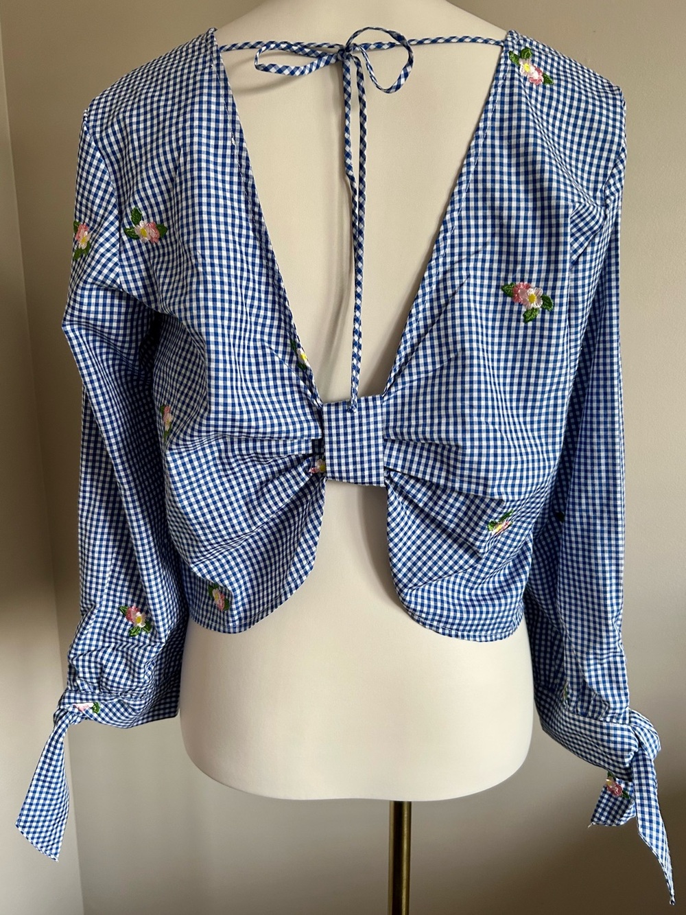 Rebellion Gingham Top w. Bow Detail & Floral Embroidery